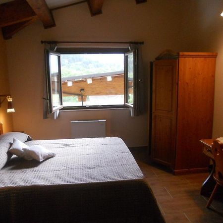 La Locanda Del Lago Lucciola Villalago Bagian luar foto